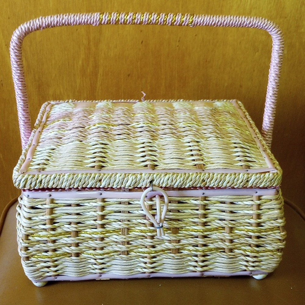 Pink, Cream & Gold Woven Wicker Hinged Sewing Box w/ Handle & Tray